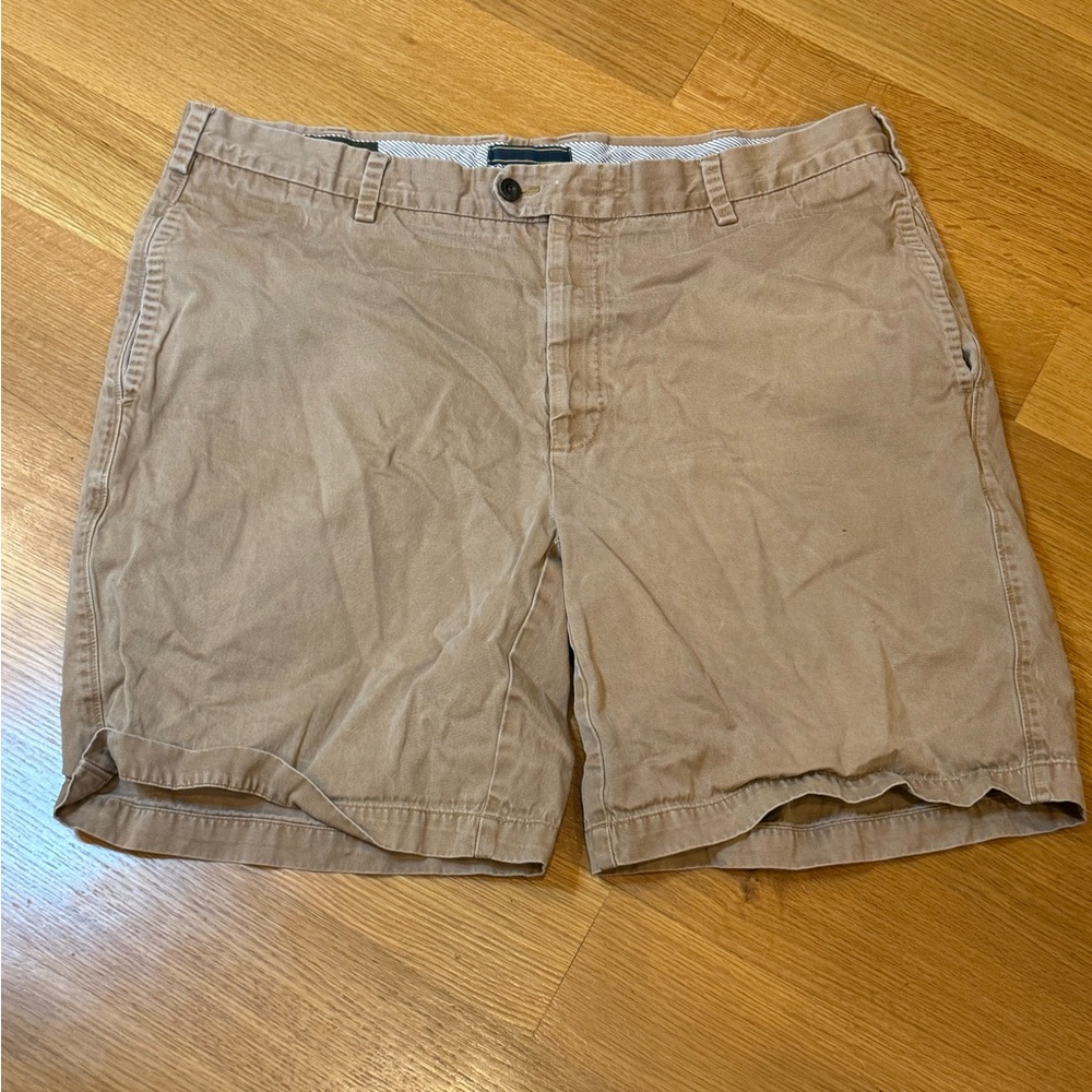 ORVIS brand Khaki shorts Men’s Size 40 Big and Tall Preppy Casual